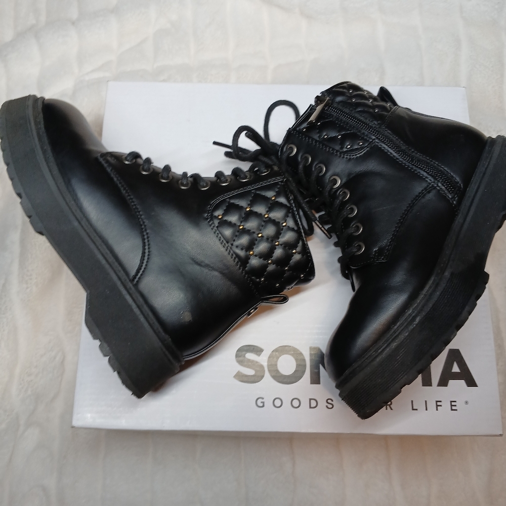 Sonoma Girls Black Combat Boots w/ Quilted Stud Detail | Size 1 - Picture 9 of 14